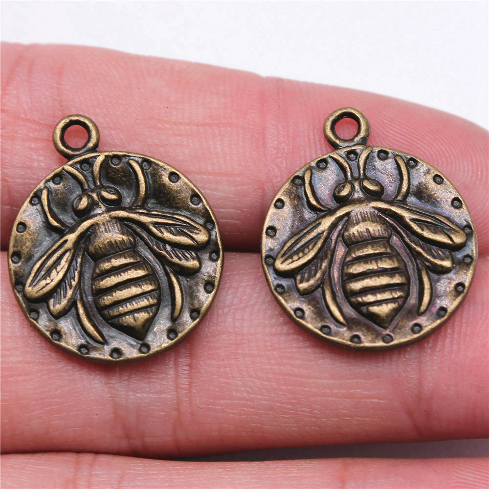 Bienenkönigin-Insekten-Anhänge – Vintage Fashion Stores Bewertung und Preis